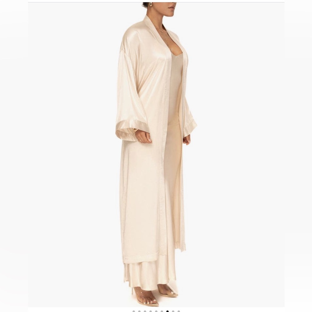 JLUXLABEL Always & Forever Satin Robe | Beige | Size Medium/Large - Picture 6 of 14